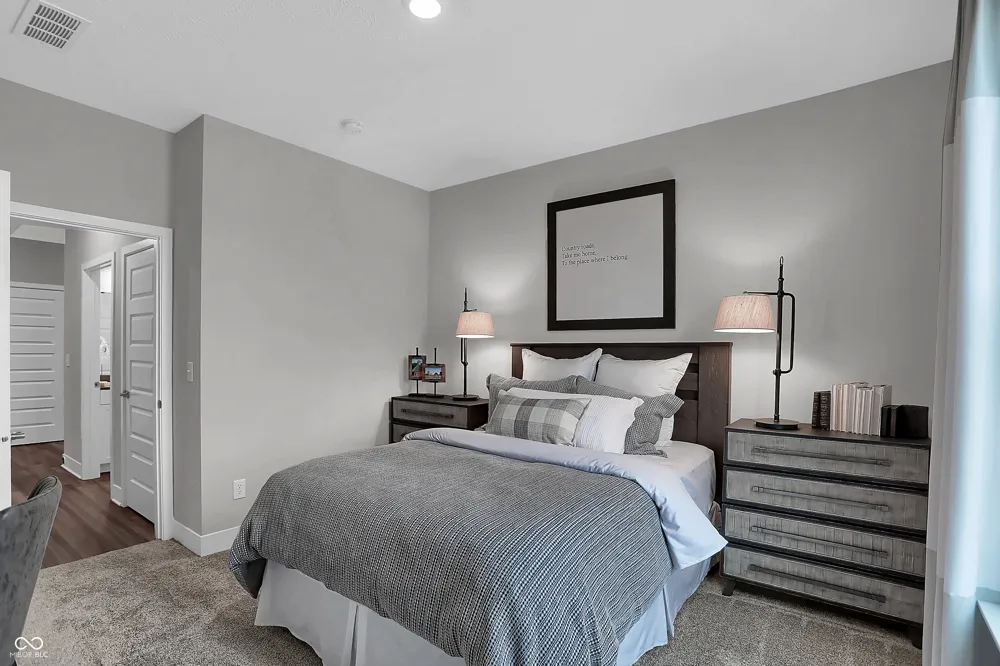 2311 Red Squirrel Way Zionsville, IN 46077