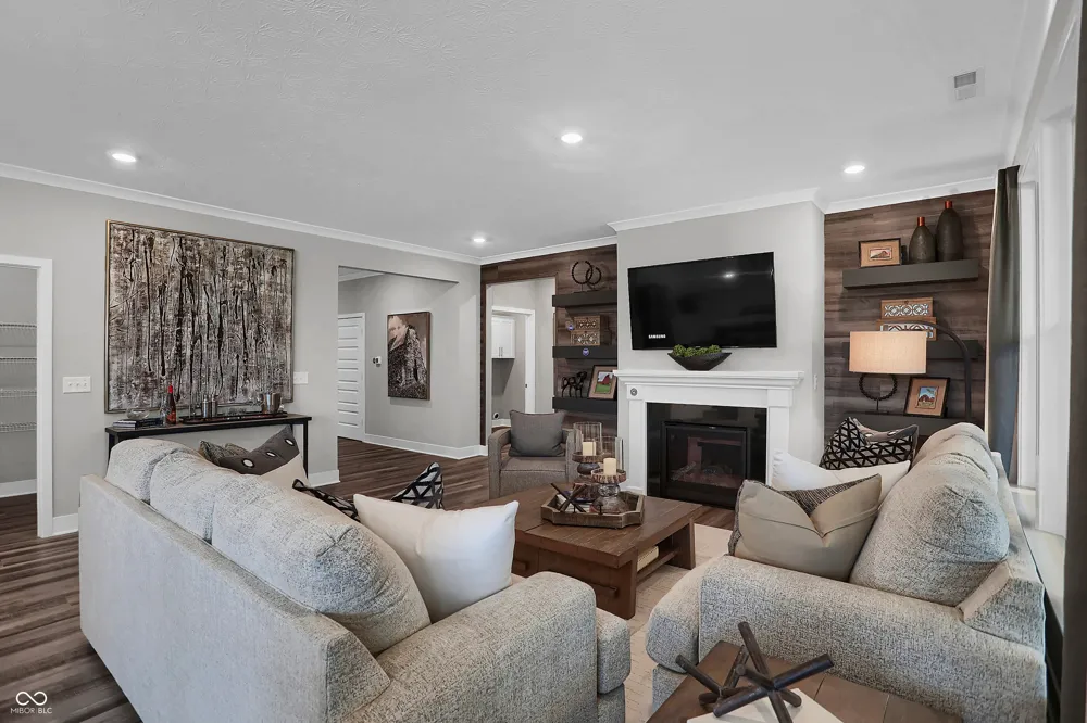 2311 Red Squirrel Way Zionsville, IN 46077