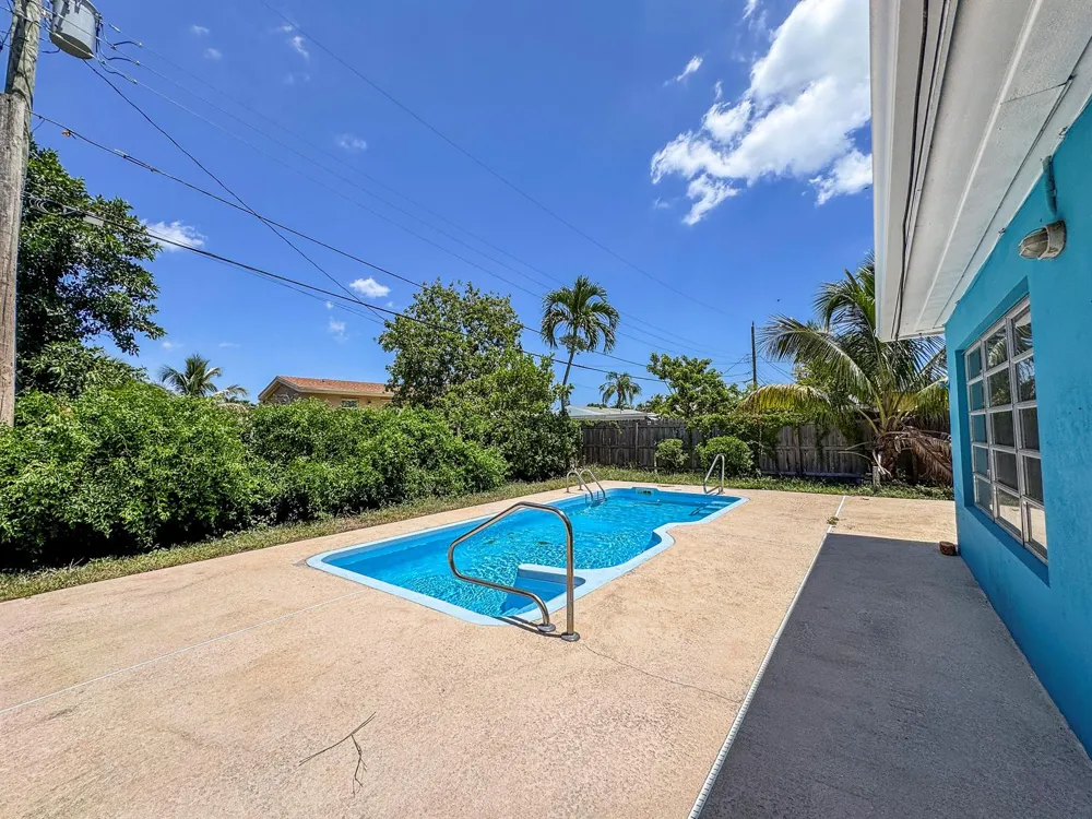 1326 Lake Erie Drive Lake Worth, FL 33461