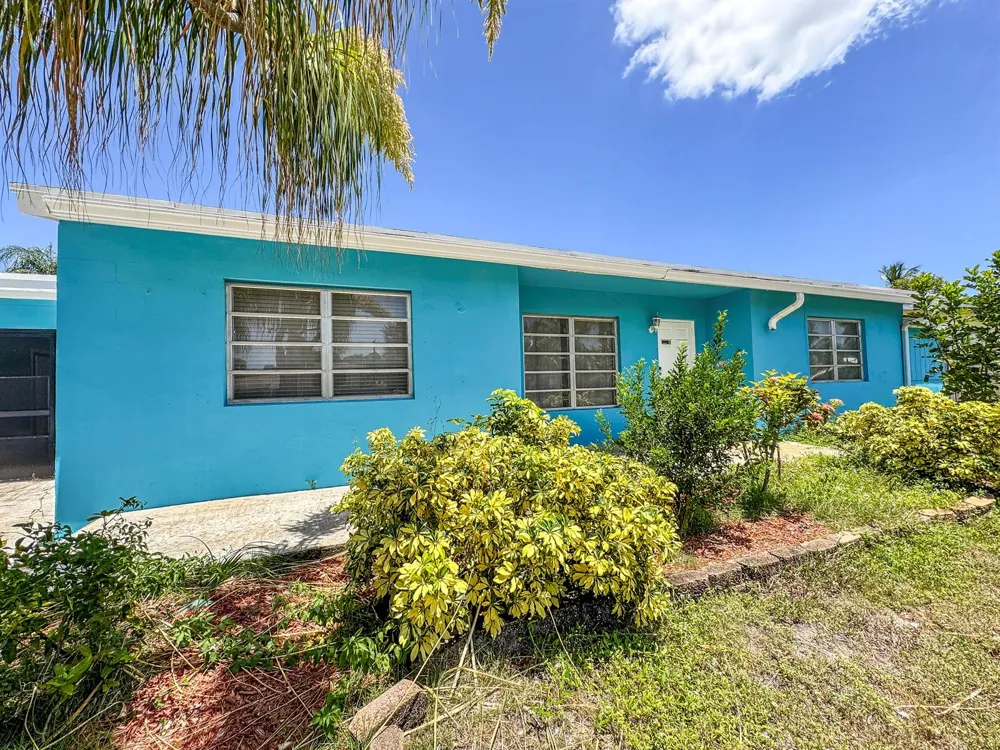 1326 Lake Erie Drive Lake Worth, FL 33461