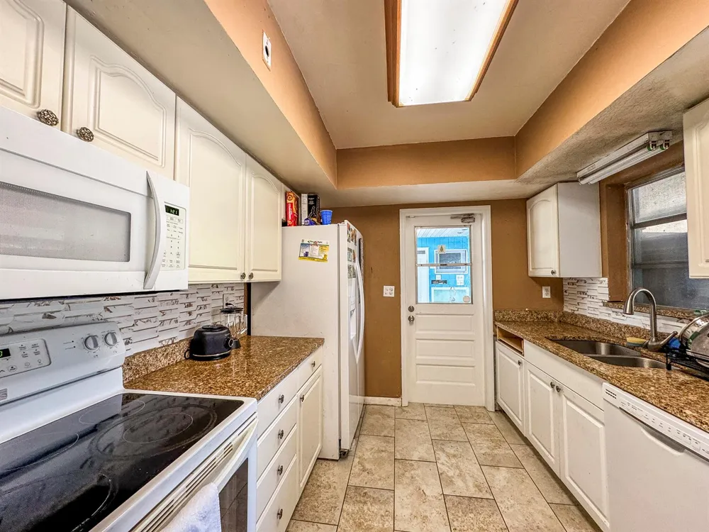 1326 Lake Erie Drive Lake Worth, FL 33461