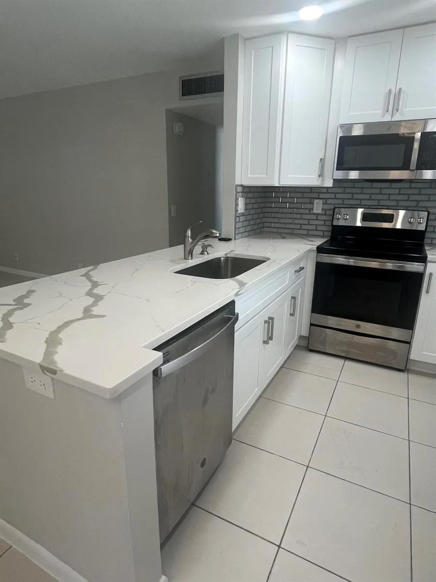 93 Normandy B Delray Beach, FL 33484