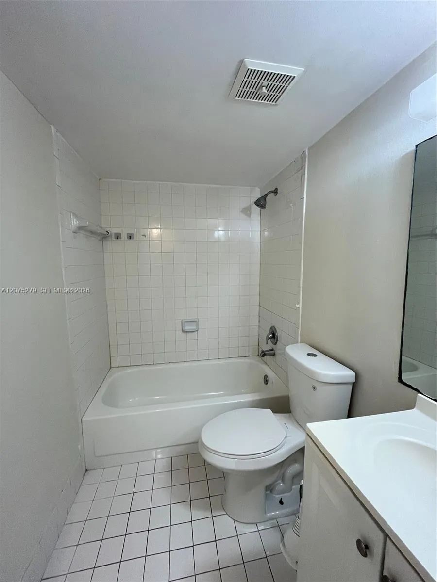 3252 Foxcroft Rd #104 Miramar, FL 33025