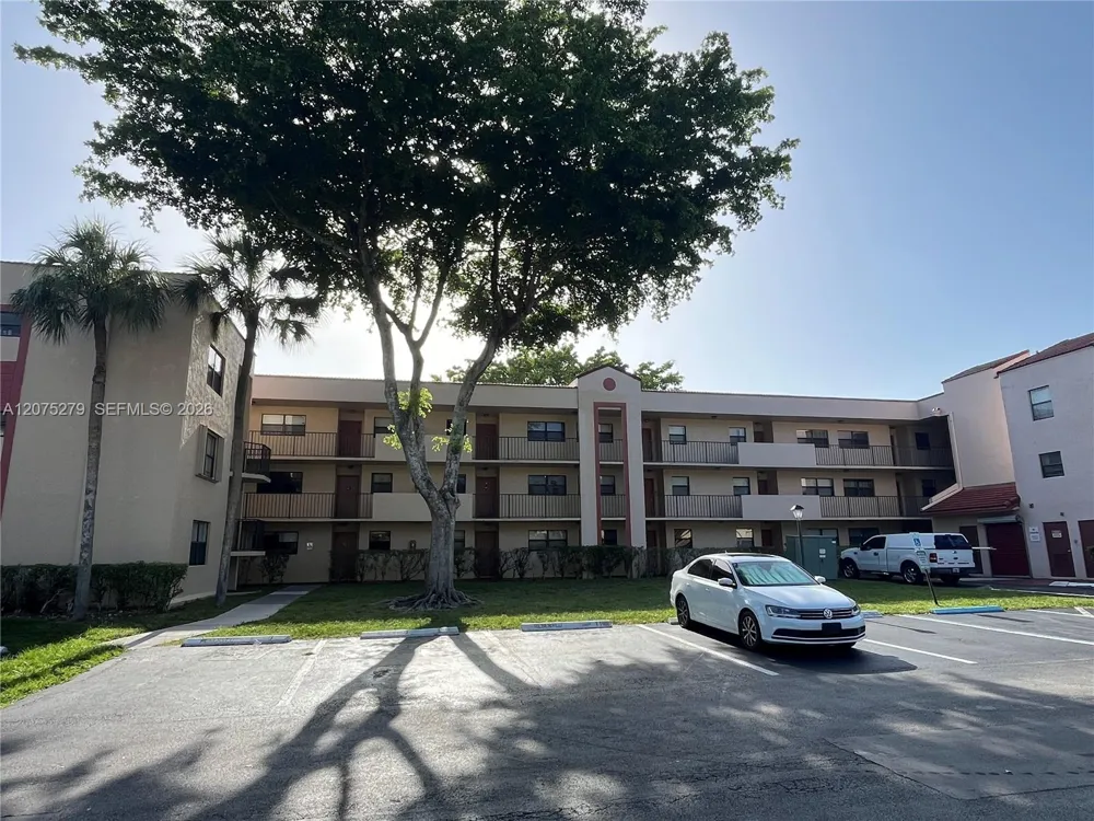 3252 Foxcroft Rd #104 Miramar, FL 33025