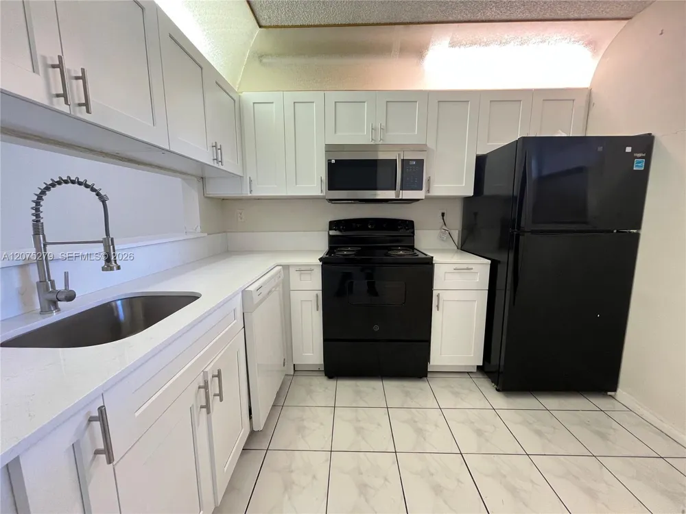 3252 Foxcroft Rd #104 Miramar, FL 33025