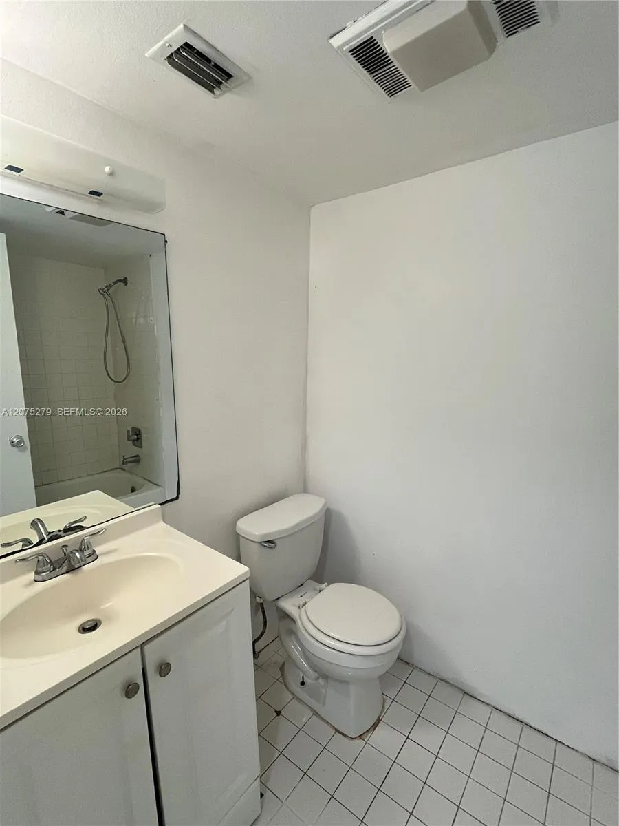 3252 Foxcroft Rd #104 Miramar, FL 33025