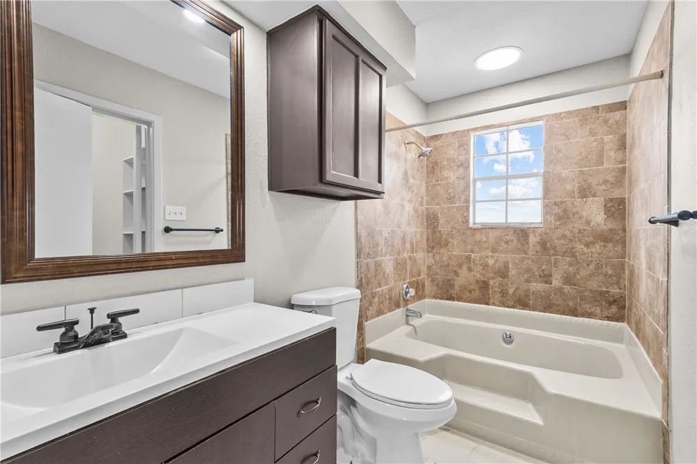 1001 W Bayview Boulevard #D Portland, TX 78374