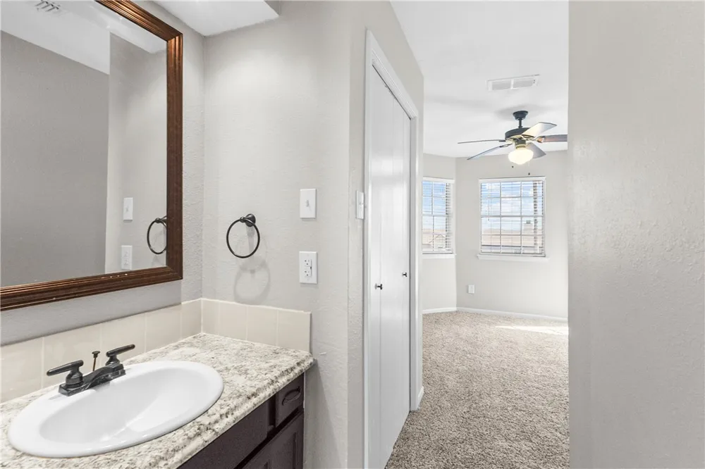 1001 W Bayview Boulevard #D Portland, TX 78374