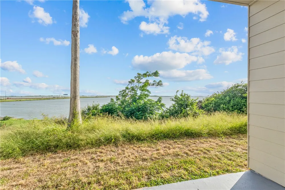 1001 W Bayview Boulevard Portland, TX 78374