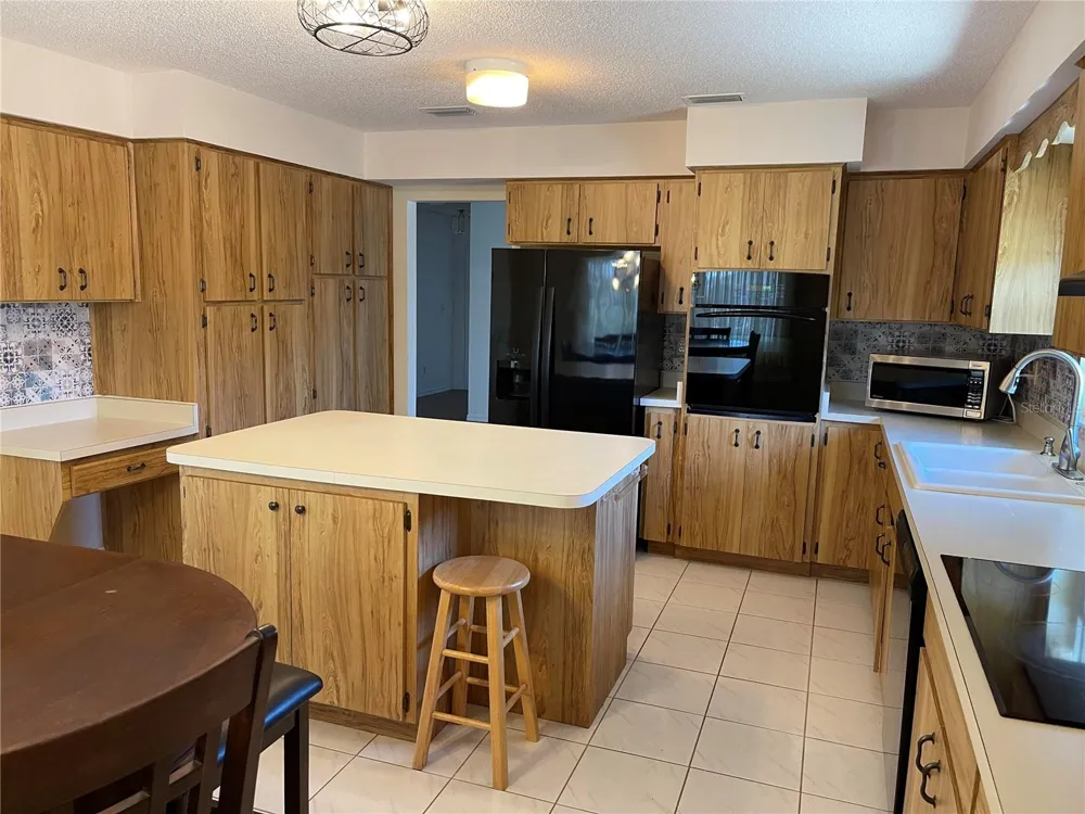 420 S BROCKFIELD DRIVE Sun City Center, FL 33573