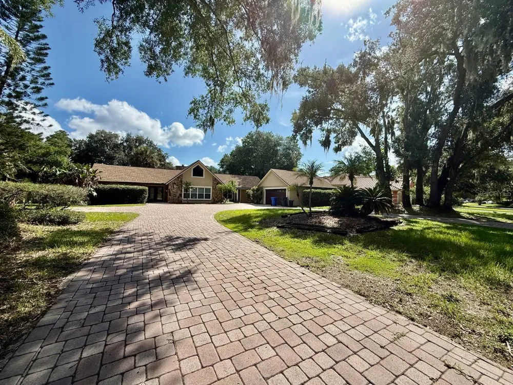 1103 BALLINGER ROAD Lutz, FL 33548