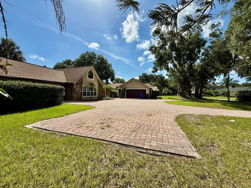 1103 BALLINGER ROAD Lutz, FL 33548