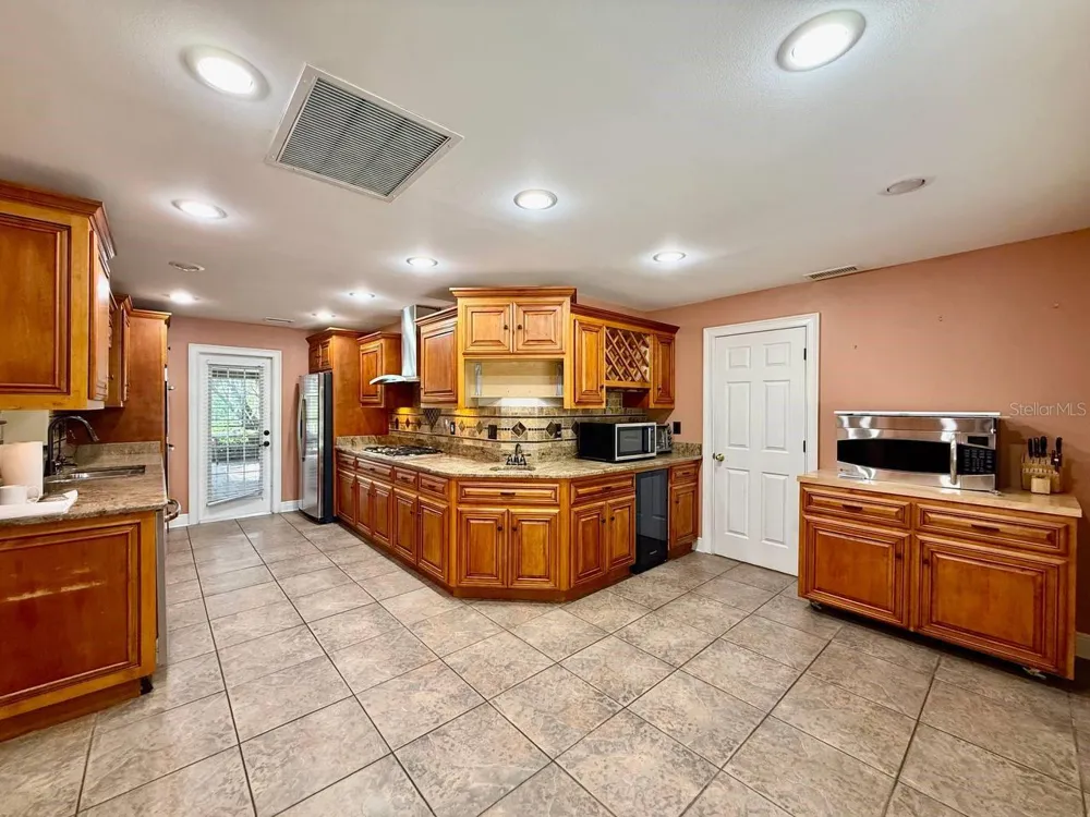 1103 BALLINGER ROAD Lutz, FL 33548