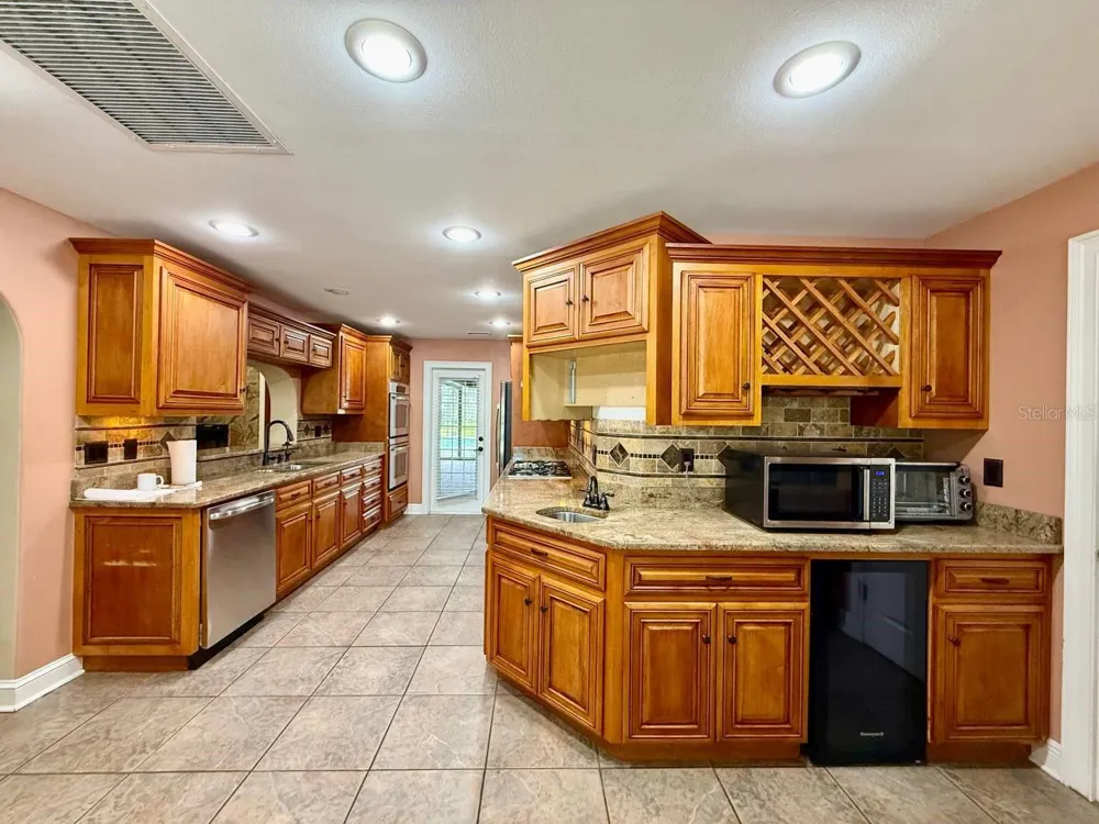 1103 BALLINGER ROAD Lutz, FL 33548