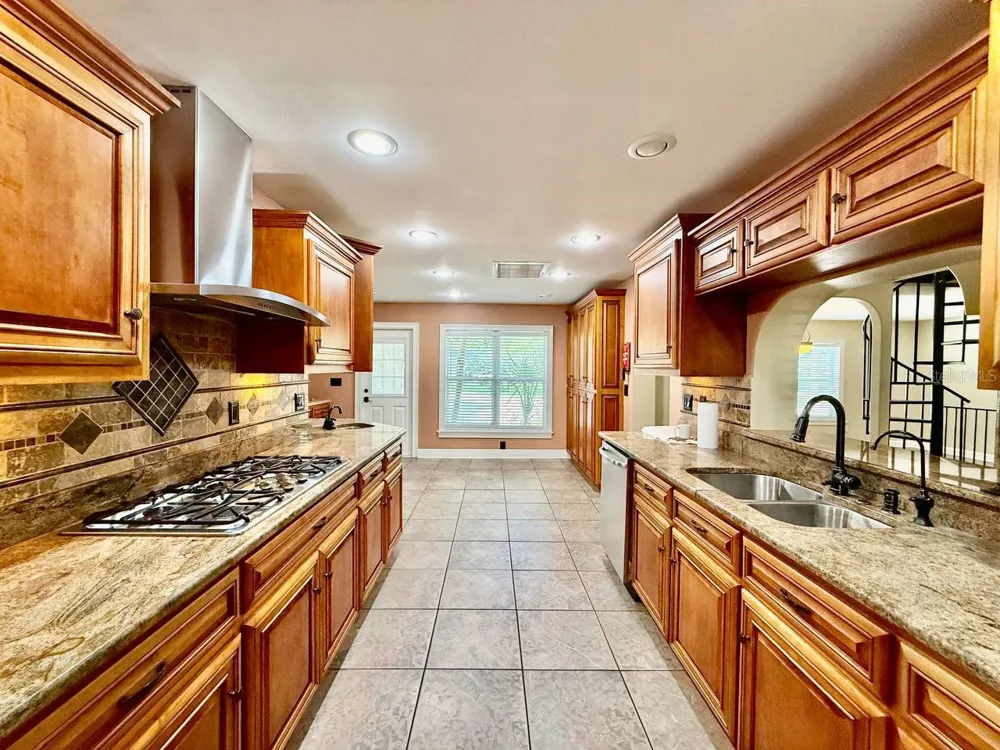 1103 BALLINGER ROAD Lutz, FL 33548