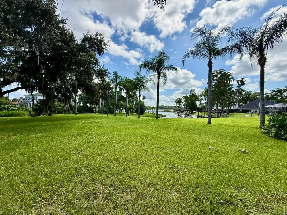 1103 BALLINGER ROAD Lutz, FL 33548