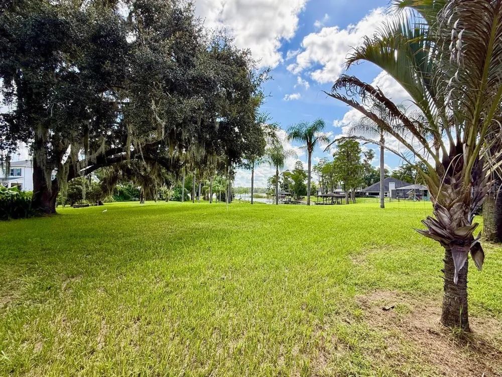 1103 BALLINGER ROAD Lutz, FL 33548