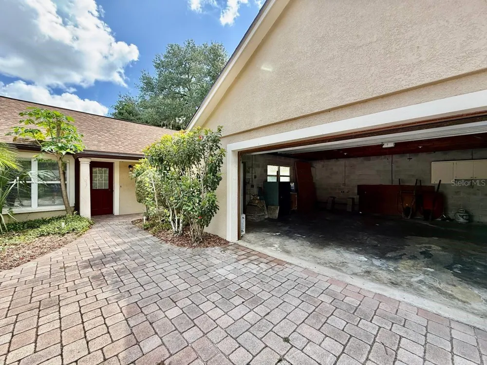 1103 BALLINGER ROAD Lutz, FL 33548