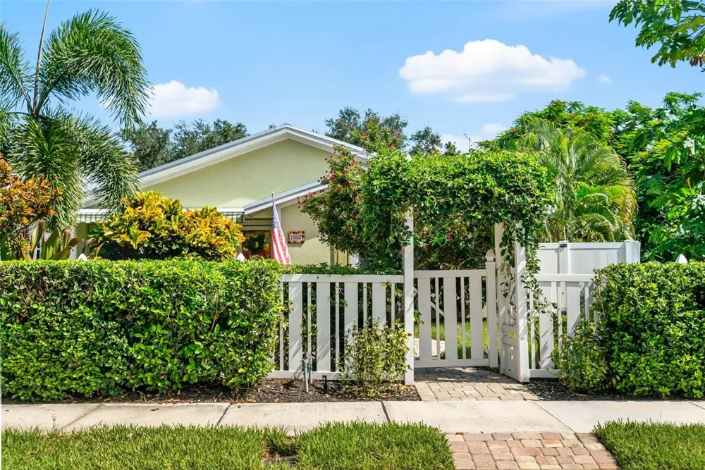 1907 MAGNOLIA STREET Sarasota, FL 34239
