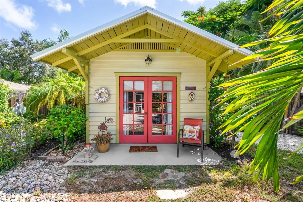1907 MAGNOLIA STREET Sarasota, FL 34239