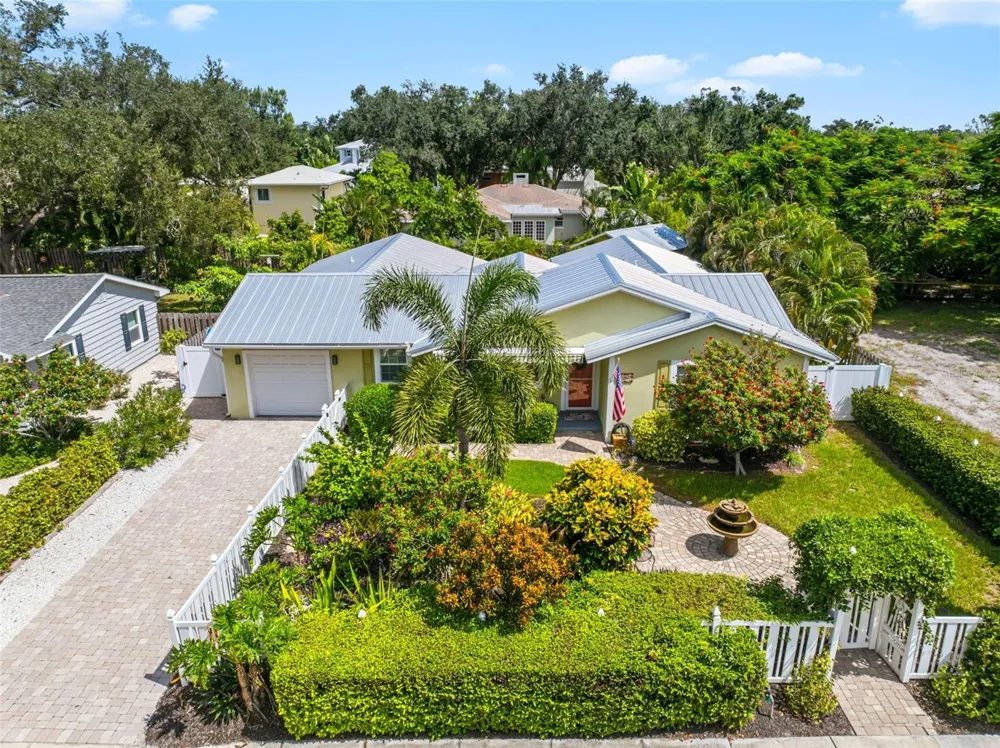 1907 MAGNOLIA STREET Sarasota, FL 34239