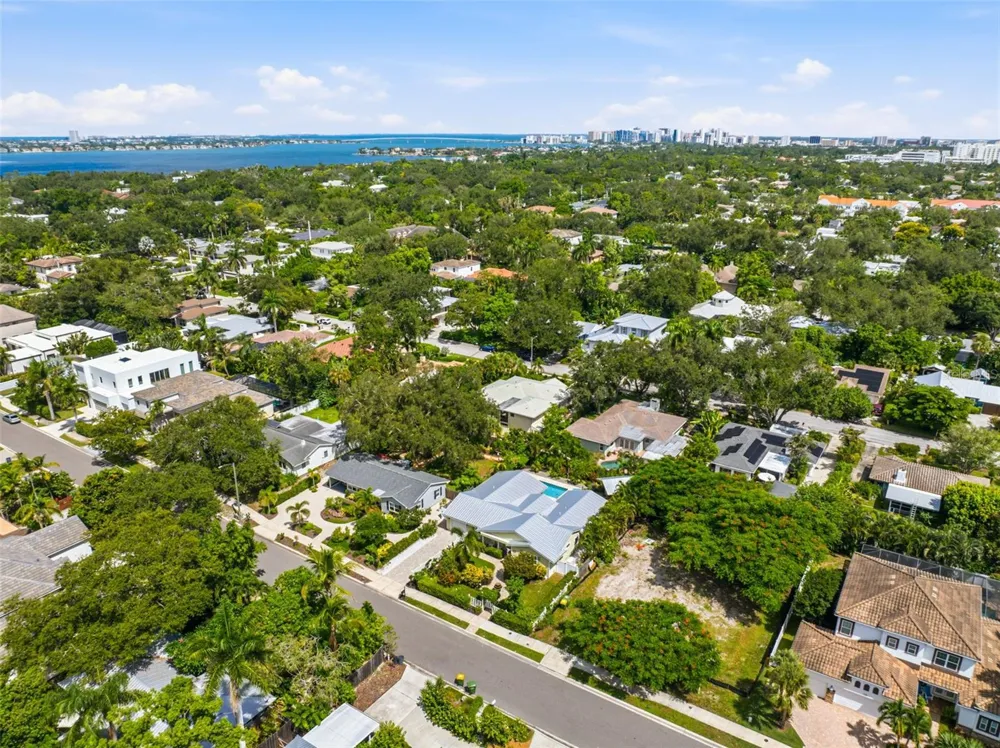 1907 MAGNOLIA STREET Sarasota, FL 34239