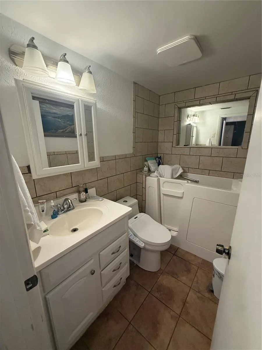 1650 AQUA LANE Holiday, FL 34691
