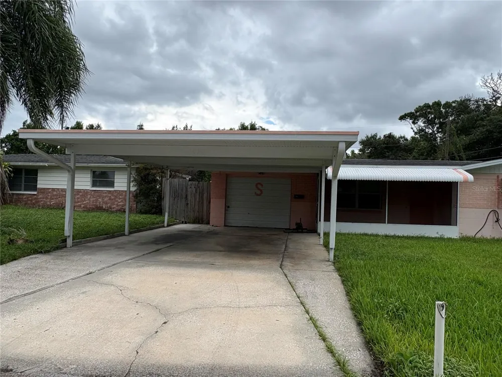 1650 AQUA LANE Holiday, FL 34691