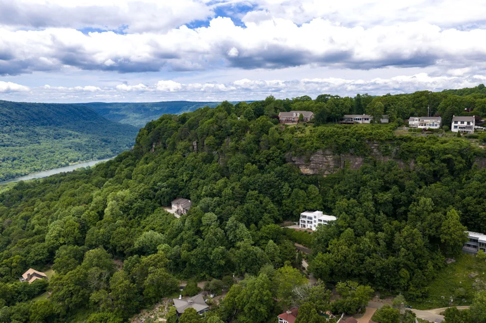 1185 Lower Brow Road Signal Mountain, TN 37377
