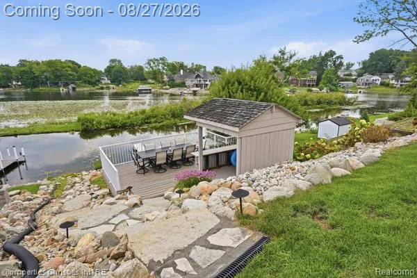 4824 Clinton Drive Independence Charter Township, MI 48346