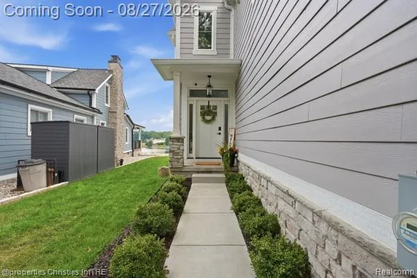 4824 Clinton Drive Independence Charter Township, MI 48346