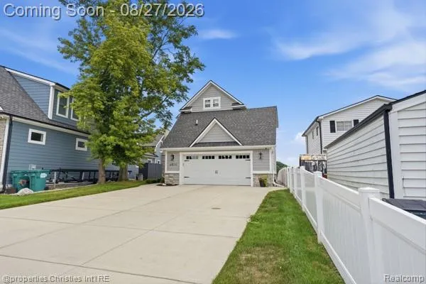 4824 Clinton Drive Independence Charter Township, MI 48346