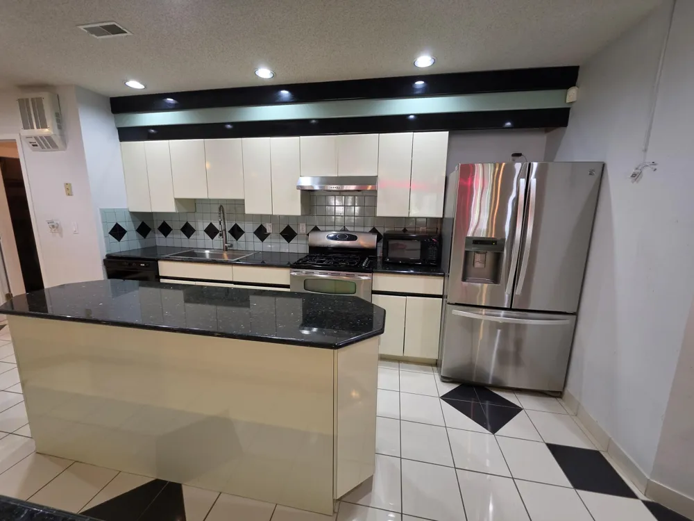 6122 Trailwood Lane West Bloomfield Charter Township, MI 48322