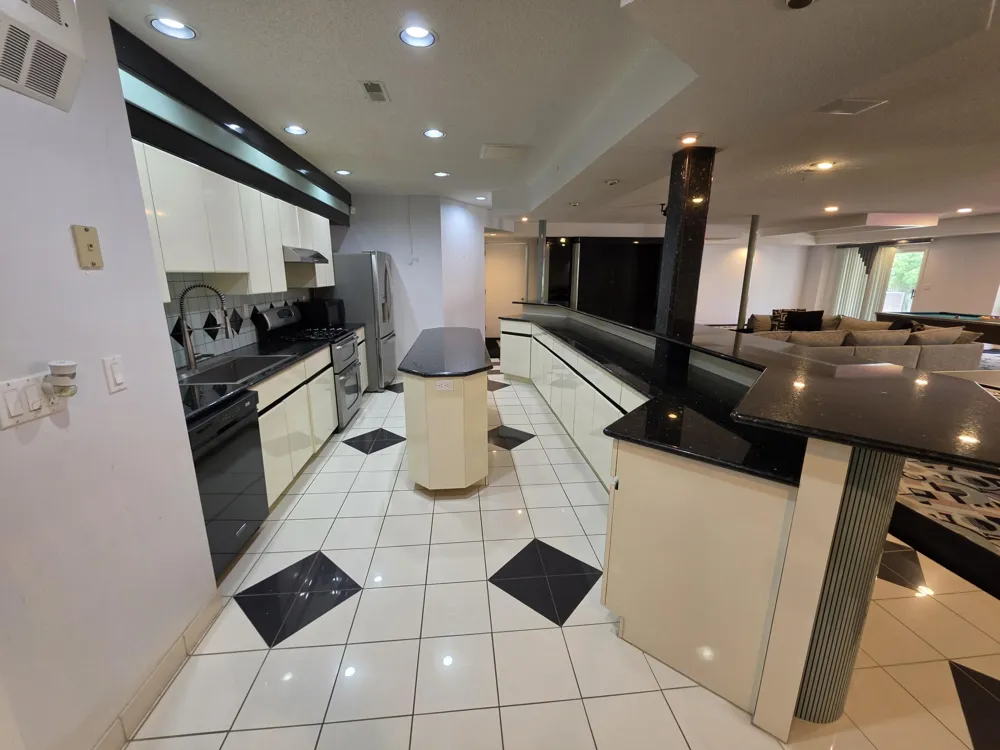 6122 Trailwood Lane West Bloomfield Charter Township, MI 48322