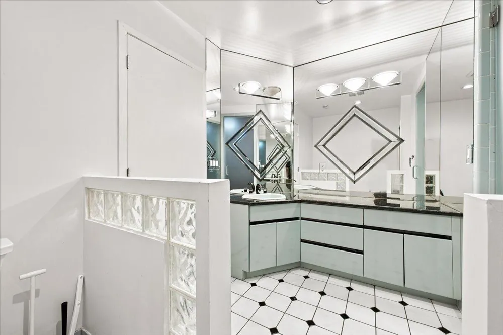 6122 Trailwood Lane West Bloomfield Charter Township, MI 48322
