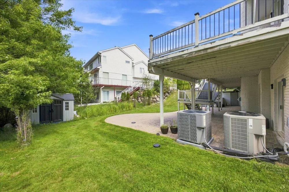 6122 Trailwood Lane West Bloomfield Charter Township, MI 48322