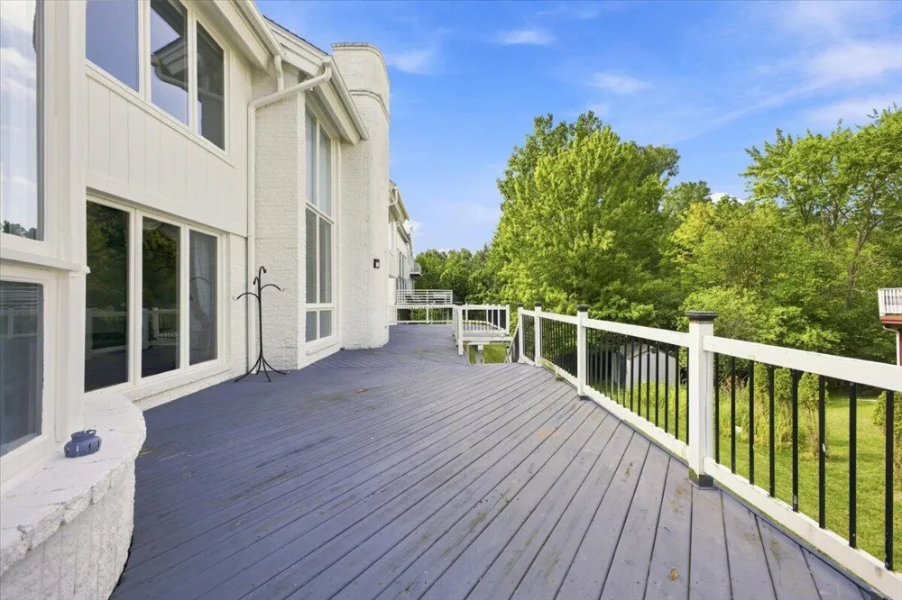 6122 Trailwood Lane West Bloomfield Charter Township, MI 48322