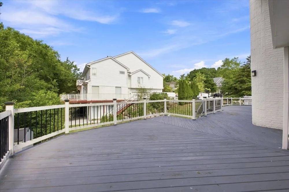 6122 Trailwood Lane West Bloomfield Charter Township, MI 48322