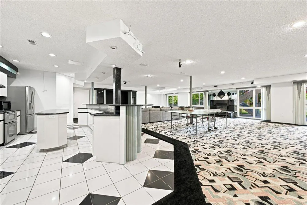 6122 Trailwood Lane West Bloomfield Charter Township, MI 48322