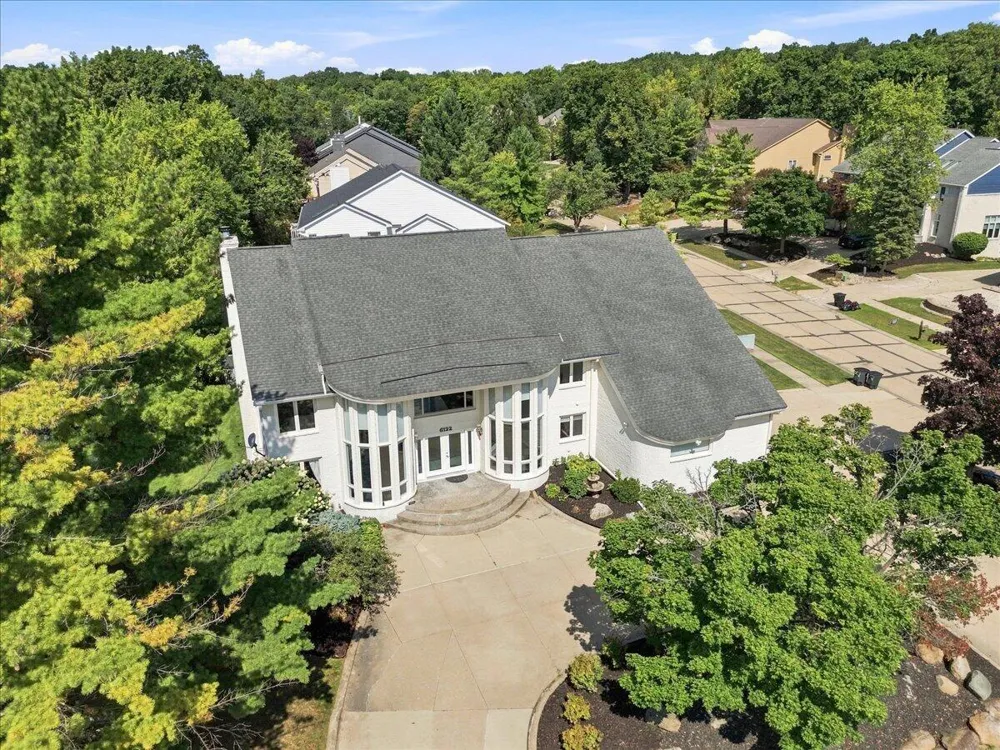 6122 Trailwood Lane West Bloomfield Charter Township, MI 48322