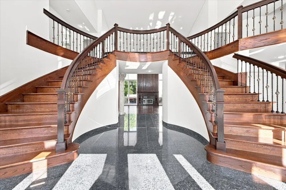 6122 Trailwood Lane West Bloomfield Charter Township, MI 48322