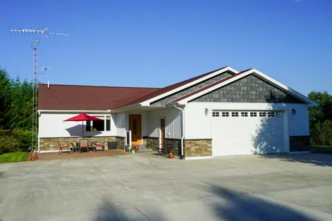1542 Campbell Road