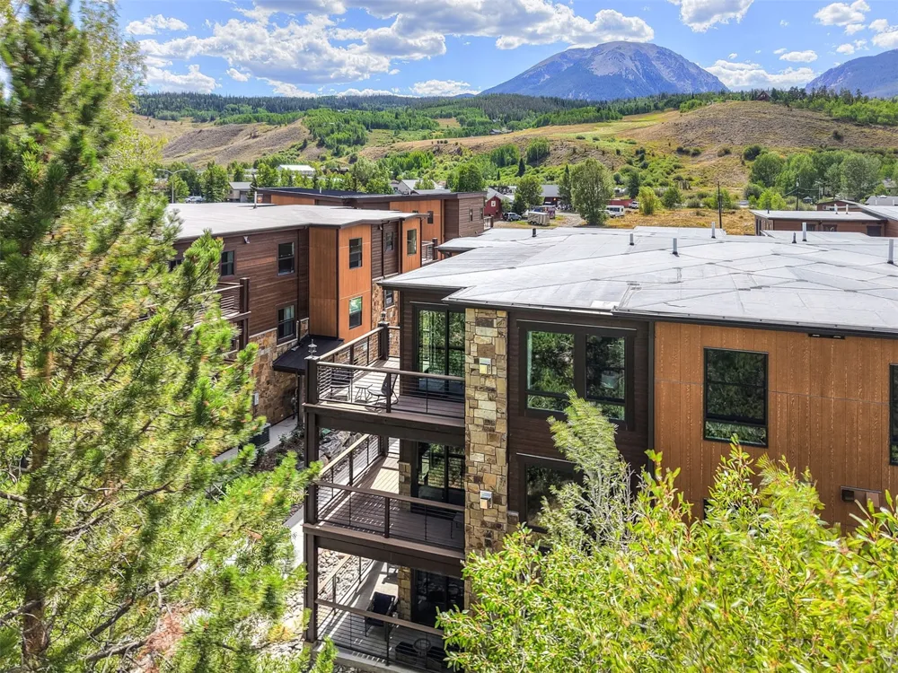 1070 Blue River Parkway #302 Silverthorne, CO 80498