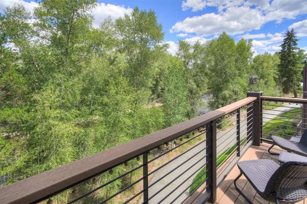 1070 Blue River Parkway #302 Silverthorne, CO 80498