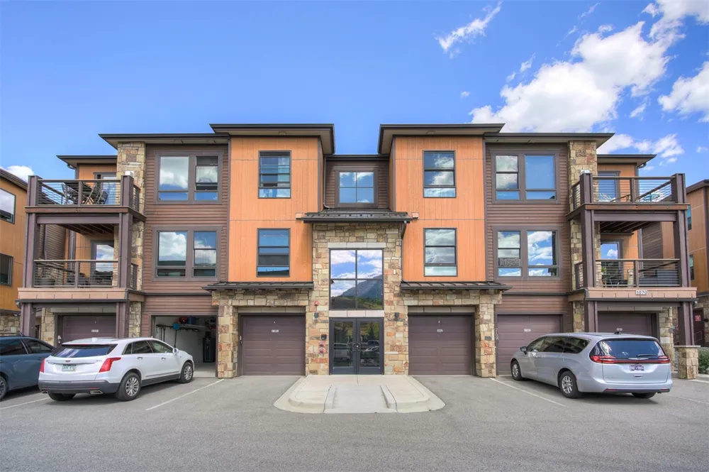 1070 Blue River Parkway #302 Silverthorne, CO 80498