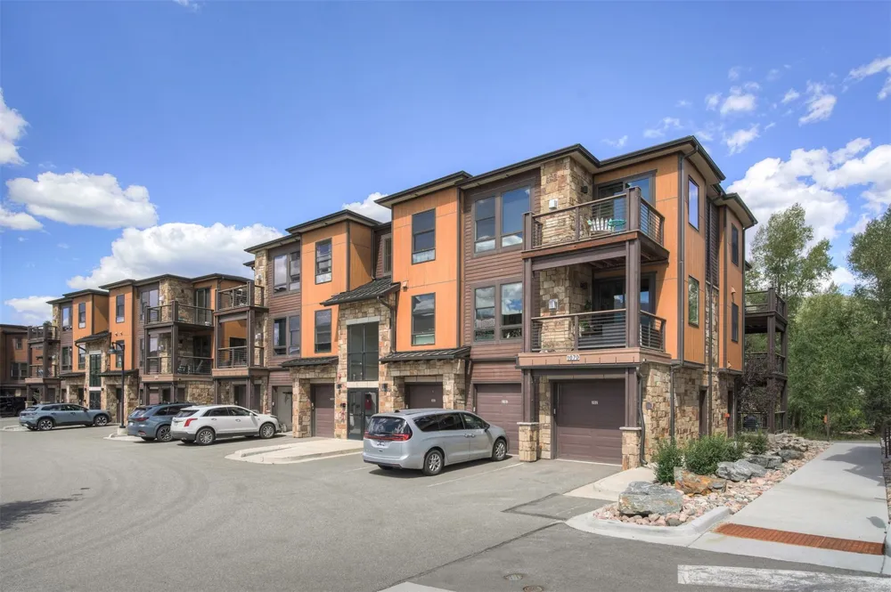 1070 Blue River Parkway #302 Silverthorne, CO 80498