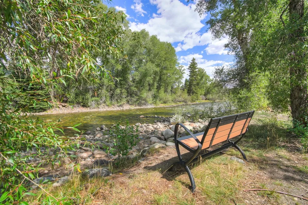 1070 Blue River Parkway #302 Silverthorne, CO 80498
