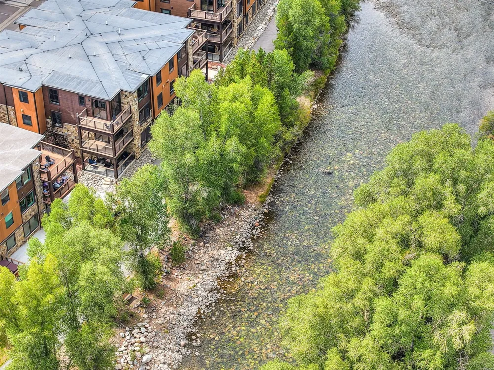 1070 Blue River Parkway #302 Silverthorne, CO 80498