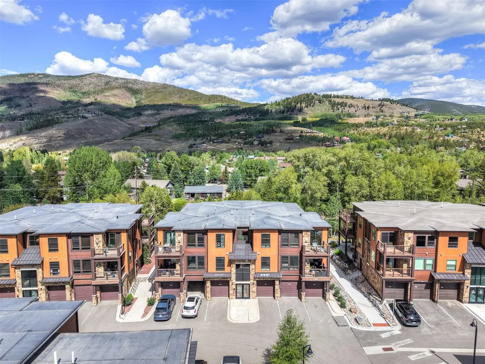 1070 Blue River Parkway #302 Silverthorne, CO 80498