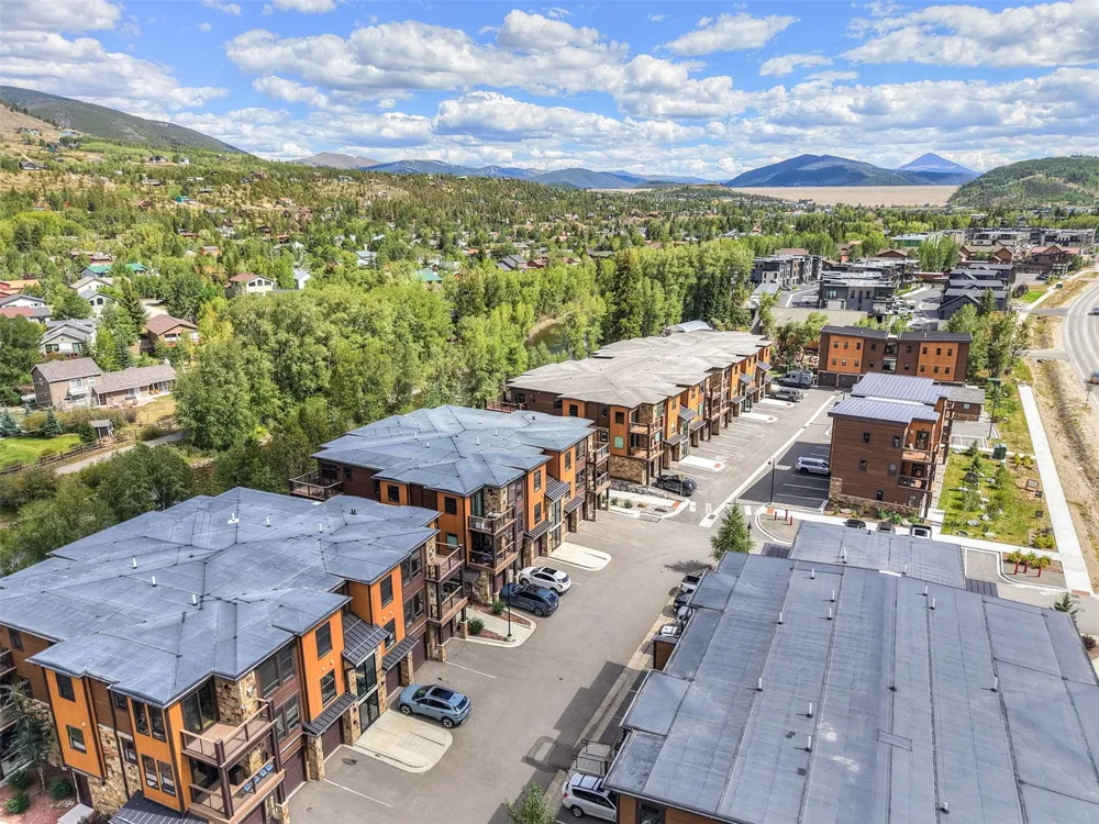 1070 Blue River Parkway #302 Silverthorne, CO 80498